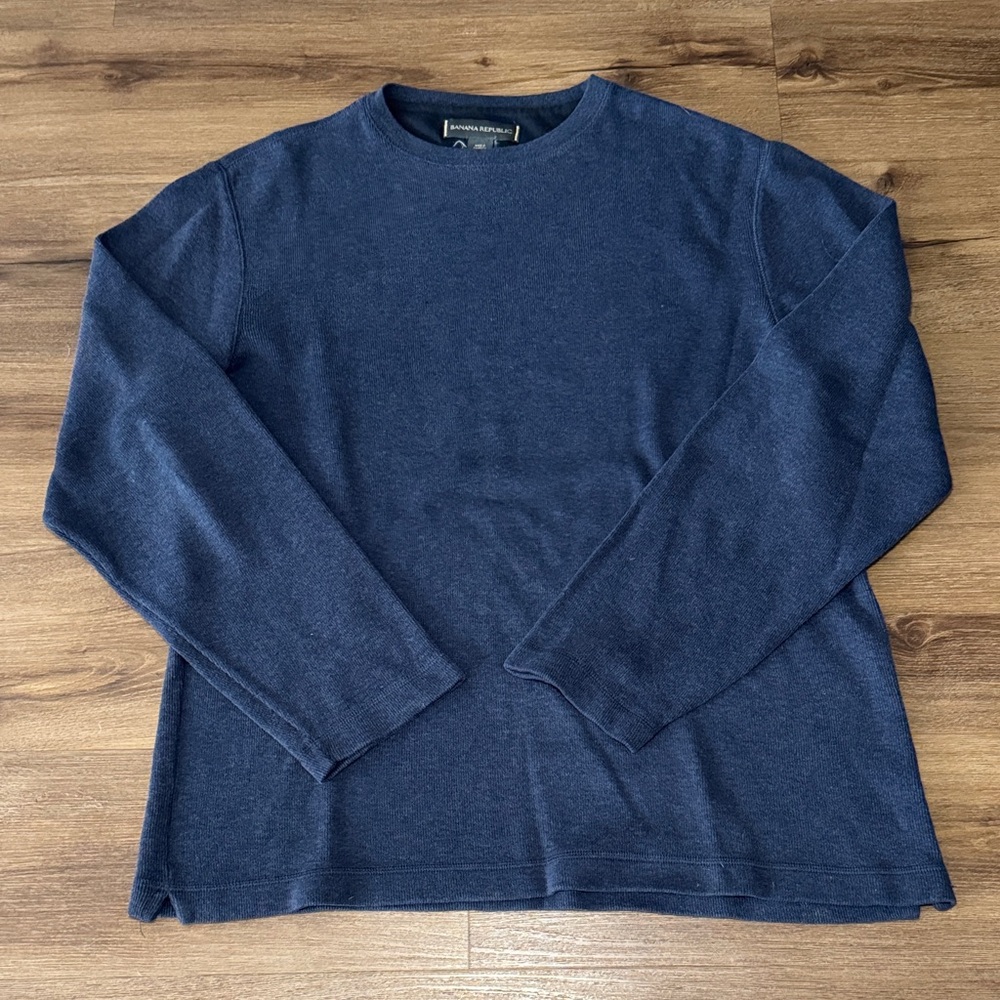 Men's Banana Republic Navy Crewneck Ribbed Shirt. Size L